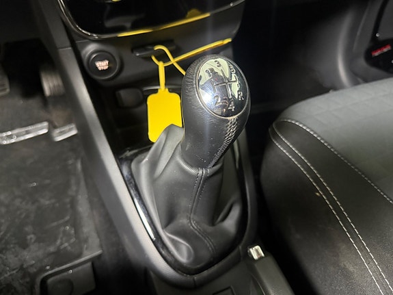Renault Clio 17 of 18