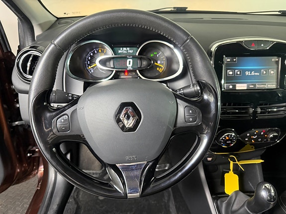 Renault Clio 12 of 18