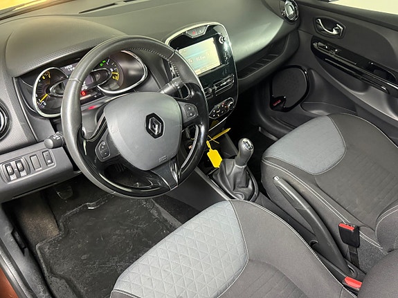 Renault Clio 9 of 18