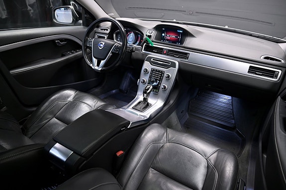 Volvo V70 13 of 21