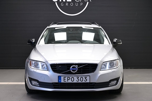 Volvo V70 3 of 5