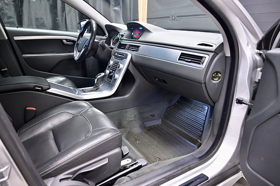 Volvo V70 12 of 21