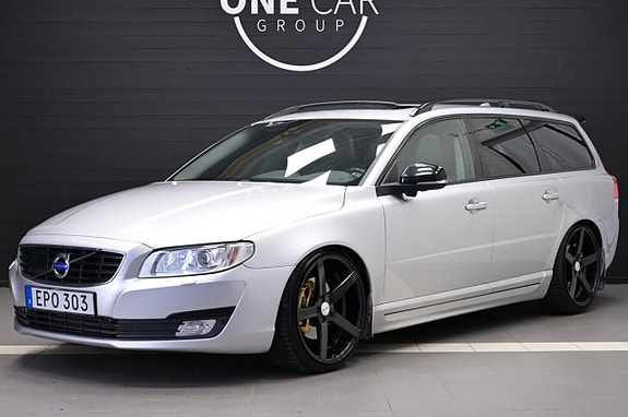 Volvo V70 2 of 5