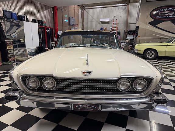 Ford Galaxie 7 of 25