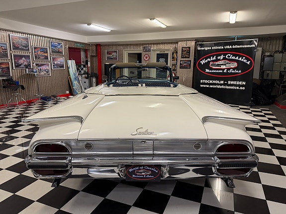 Ford Galaxie 12 of 25