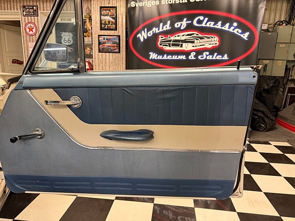 Ford Galaxie 17 of 25