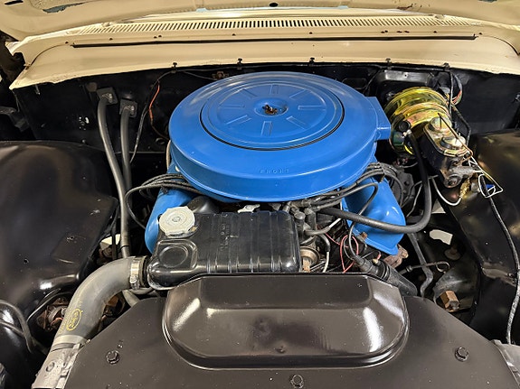 Ford Galaxie 20 of 25