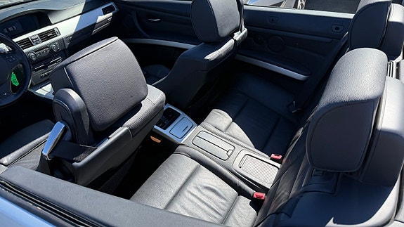 BMW 335i 26 of 30
