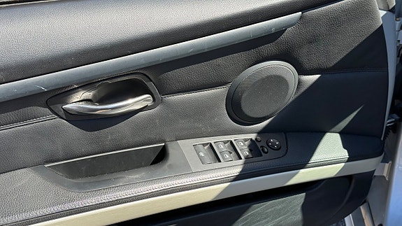BMW 335i 17 of 30