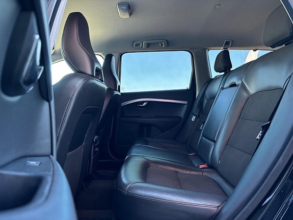 Volvo V70 19 of 24
