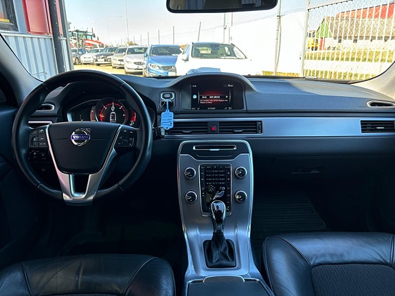 Volvo V70 9 of 24