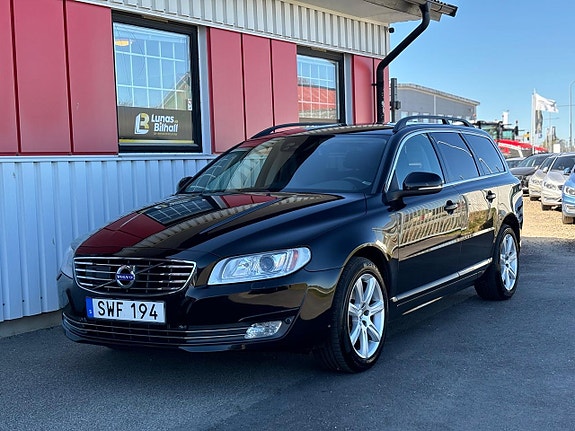 Volvo V70 2 of 24