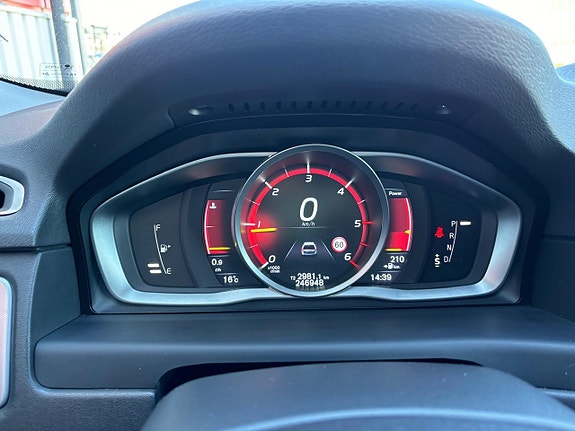 Volvo V70 14 of 24
