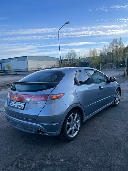 Honda Civic 4 of 5
