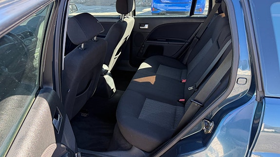 Ford Mondeo 9 of 11