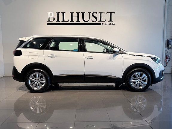 Peugeot 5008 3 of 5