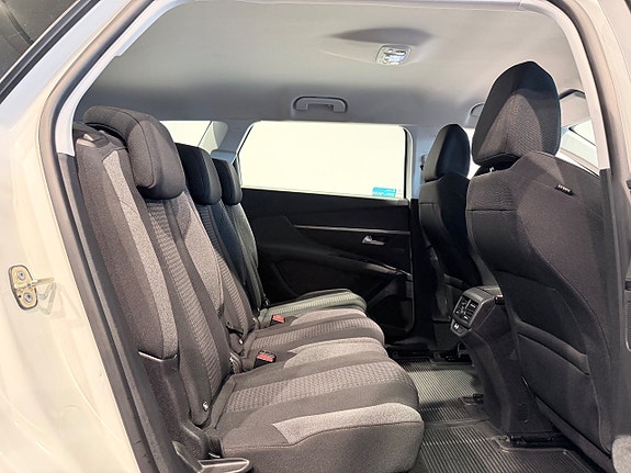 Peugeot 5008 8 of 12