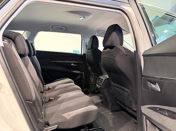 Peugeot 5008 7 of 12