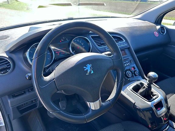 Peugeot 5008 12 of 17