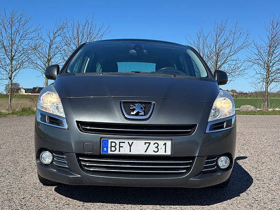Peugeot 5008 3 of 5