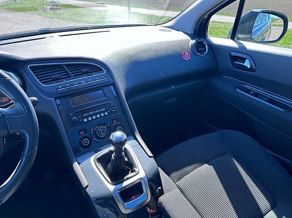 Peugeot 5008 16 of 17