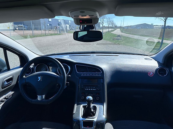 Peugeot 5008 9 of 17