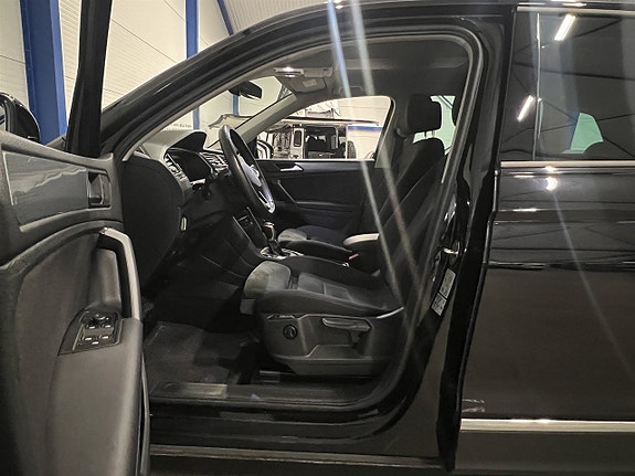 Volkswagen Tiguan 8 of 25