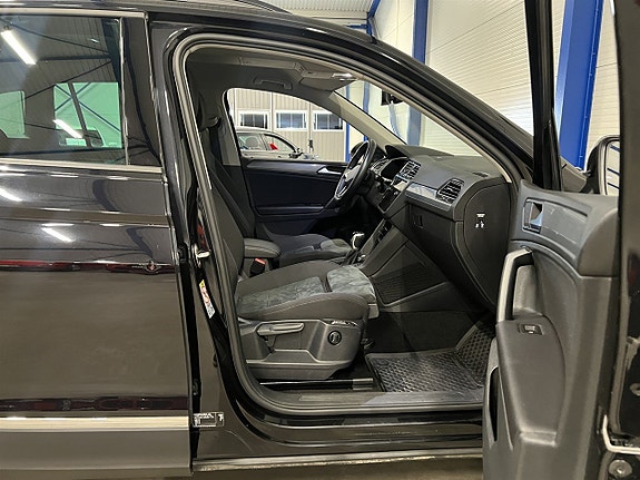 Volkswagen Tiguan 15 of 25