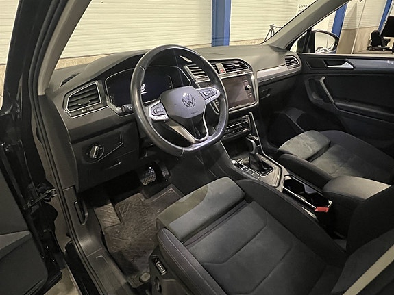 Volkswagen Tiguan 10 of 25