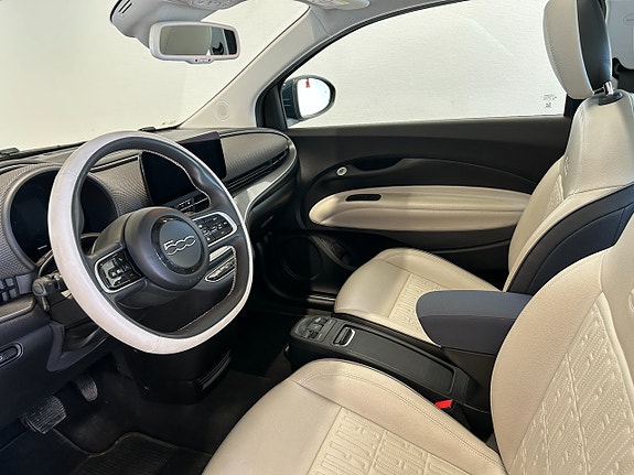 Fiat 500e 7 of 8