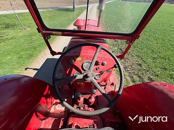Traktor - McCormick International, B 614 25 of 30