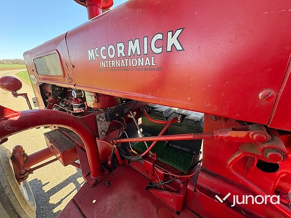 Traktor - McCormick International, B 614 18 of 30