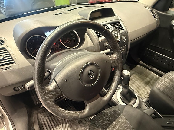 Renault Megane II 9 of 13