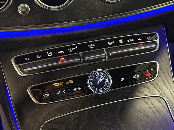 Mercedes-Benz E200 16 of 30