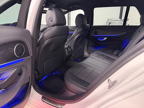 Mercedes-Benz E200 12 of 30