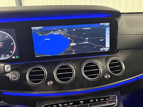 Mercedes-Benz E200 18 of 30