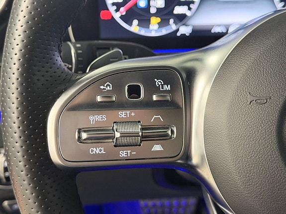 Mercedes-Benz E200 20 of 30