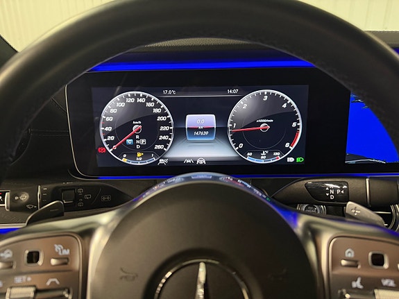Mercedes-Benz E200 13 of 30