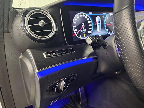 Mercedes-Benz E200 17 of 30