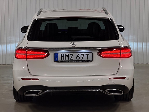 Mercedes-Benz E200 8 of 30