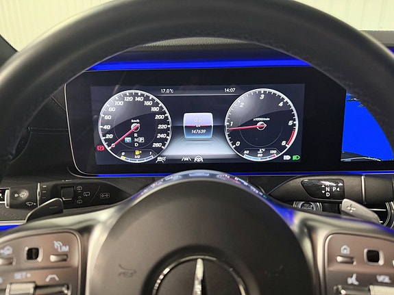 Mercedes-Benz E200 15 of 30
