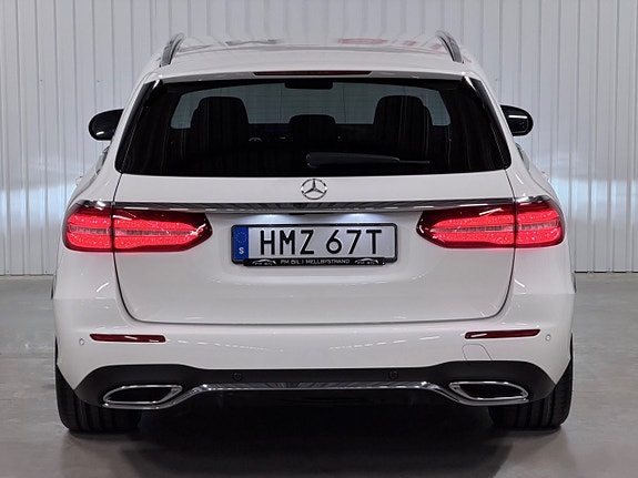 Mercedes-Benz E200 8 of 30