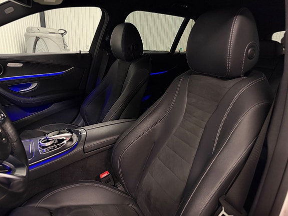 Mercedes-Benz E200 11 of 30