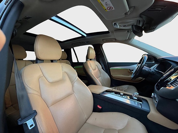 Volvo XC90 21 of 30