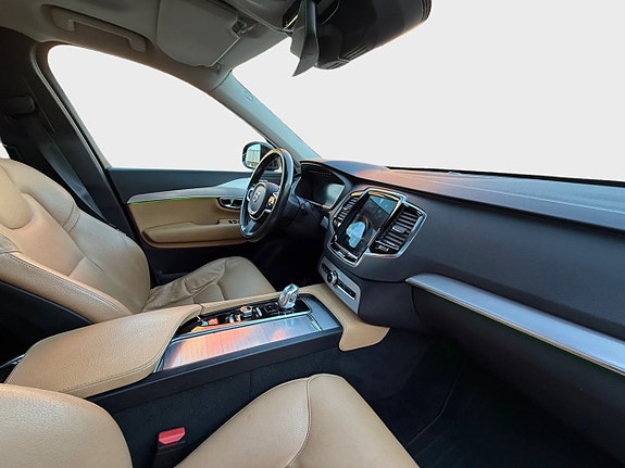 Volvo XC90 23 of 30