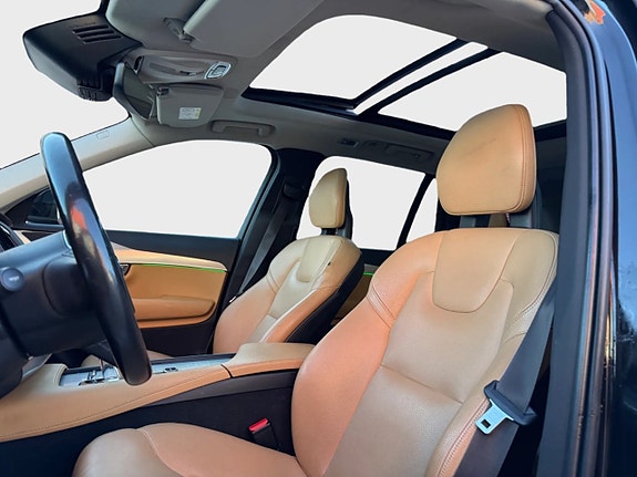 Volvo XC90 20 of 30