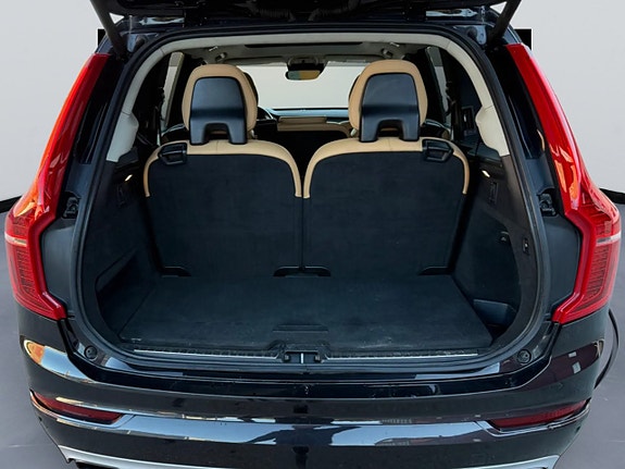 Volvo XC90 16 of 30