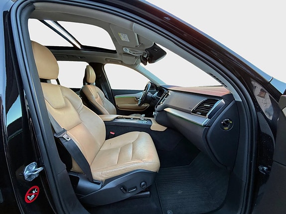 Volvo XC90 22 of 30