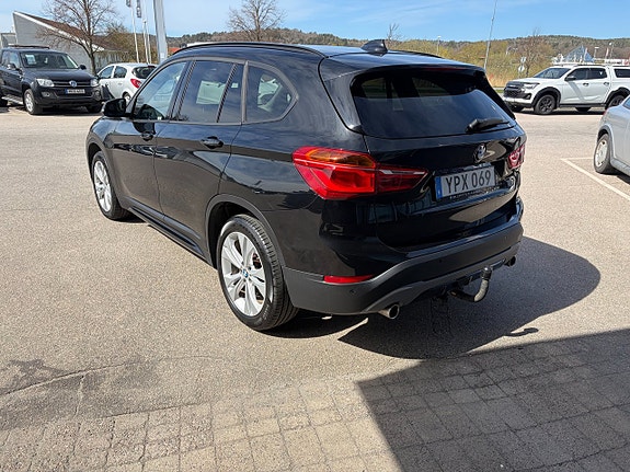 BMW X1 4 of 5