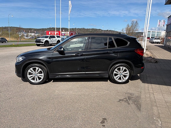 BMW X1 3 of 5